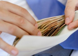 Как экономить деньги, используя 4 конверта?